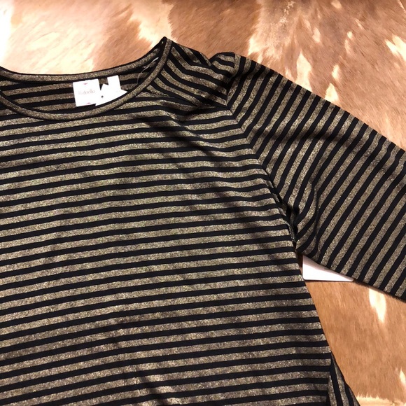 2x black and gold top - Picture 3 of 3